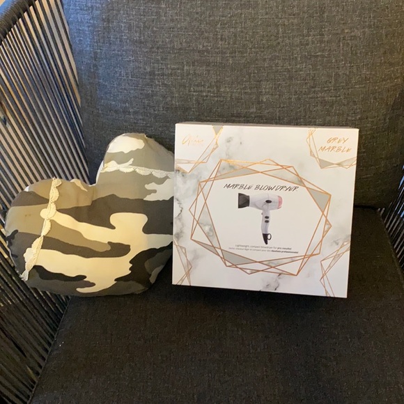 Aria Beauty: BLOW DRYER - Picture 2 of 4